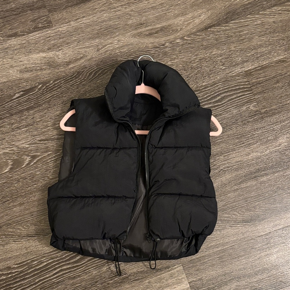 Black Cropped Puffer Vest
